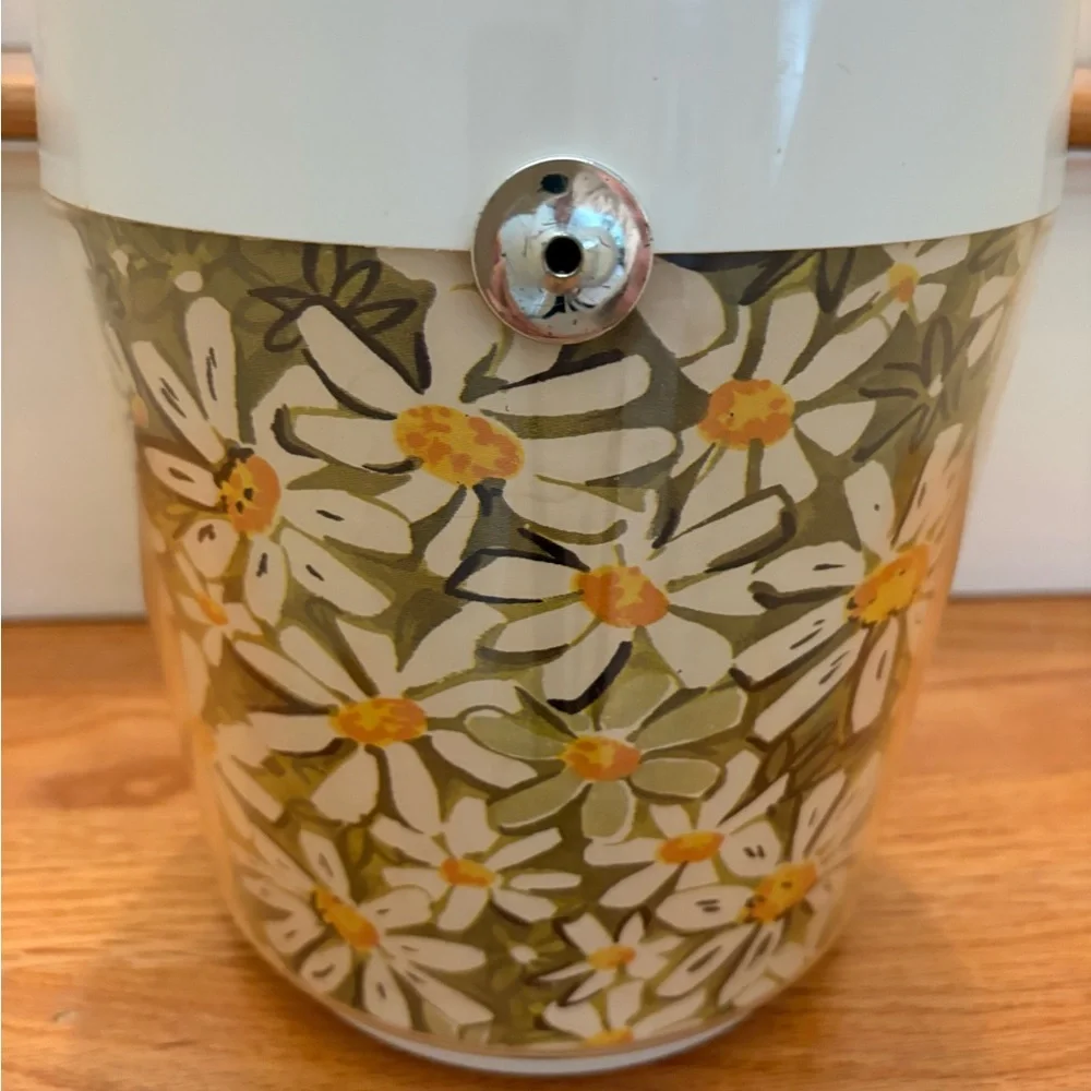 Vintage West Bend Daisy Ice Bucket with Lid. Missing Handle.